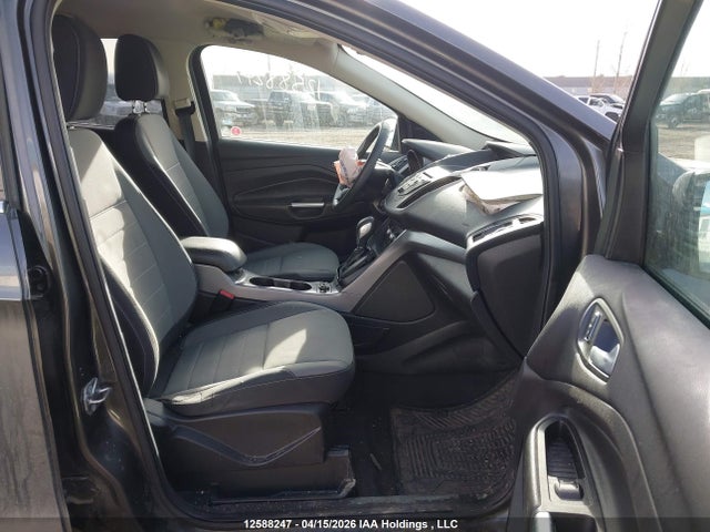 Продажа на аукционе авто 2015 Ford Escape Se, vin: 1FMCU9GX3FUC29617, номер лота: 12588247