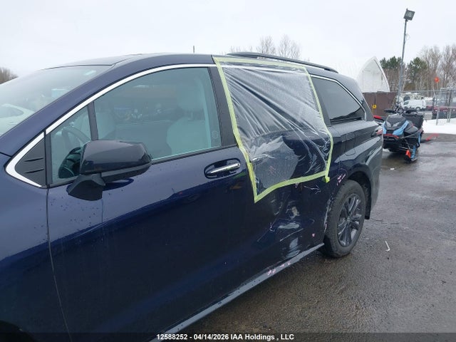 5TDGSKFCXRS141898 Toyota Sienna Xse 7-passenger