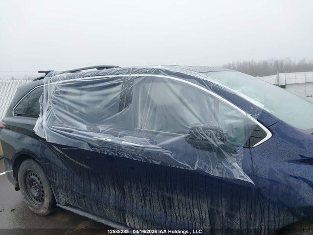 12588285 :رقم المزاد ، 5TDGRKEC4MS050096 vin ، 2021 Toyota Sienna Xse 7-passenger مزاد بيع
