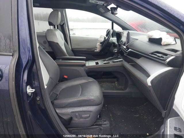 12588285 :رقم المزاد ، 5TDGRKEC4MS050096 vin ، 2021 Toyota Sienna Xse 7-passenger مزاد بيع