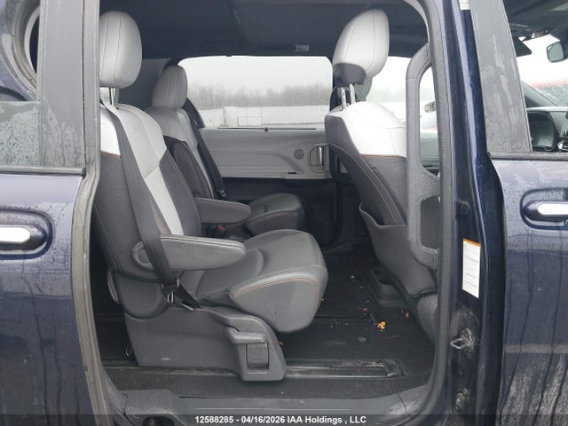 12588285 :رقم المزاد ، 5TDGRKEC4MS050096 vin ، 2021 Toyota Sienna Xse 7-passenger مزاد بيع