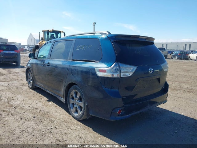 2012 Toyota Sienna Se 8 Passenger მანქანა იყიდება აუქციონზე, vin: 5TDXK3DC7CS178536, აუქციონის ნომერი: 12588377