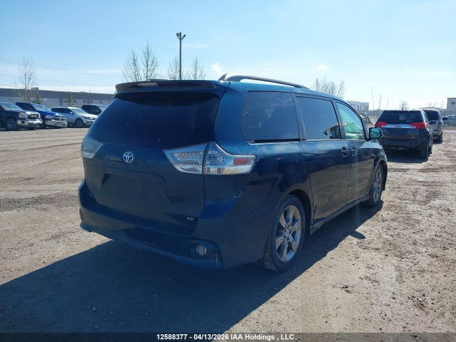 2012 Toyota Sienna Se 8 Passenger მანქანა იყიდება აუქციონზე, vin: 5TDXK3DC7CS178536, აუქციონის ნომერი: 12588377