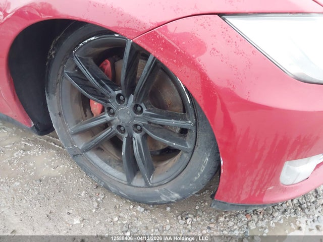 Продажа на аукционе авто 2014 Tesla Model S, vin: 5YJSA1H16EFP38421, номер лота: 12588406