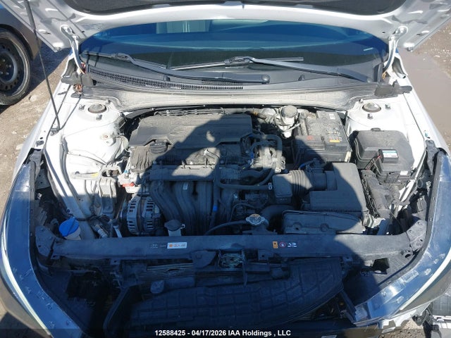 KMHLM4AG1NU245650 Hyundai Elantra Preferred Ivt