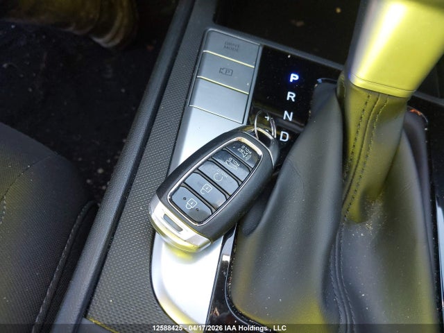 KMHLM4AG1NU245650 Hyundai Elantra Preferred Ivt