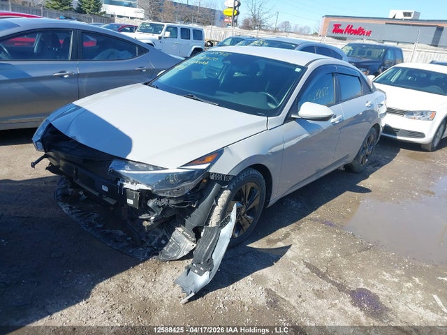 KMHLM4AG1NU245650 Hyundai Elantra Preferred Ivt