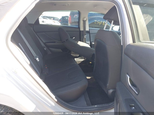 KMHLM4AG1NU245650 Hyundai Elantra Preferred Ivt