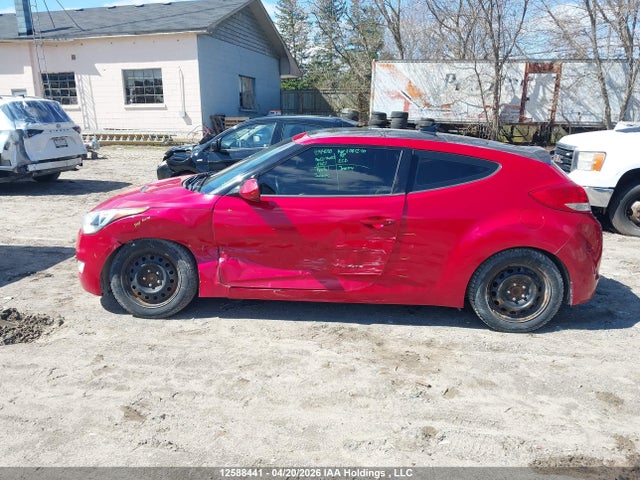 12588441 :رقم المزاد ، KMHTC6AD0DU105348 vin ، 2013 Hyundai Veloster Tech مزاد بيع