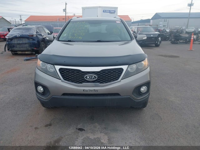 12588442 :رقم المزاد ، 5XYKTDA29CG288669 vin ، 2012 Kia Sorento Lx مزاد بيع