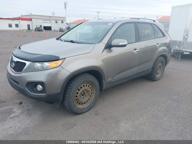 12588442 :رقم المزاد ، 5XYKTDA29CG288669 vin ، 2012 Kia Sorento Lx مزاد بيع