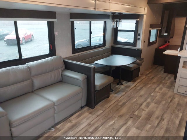 12588461 :رقم المزاد ، 1UJBJ0BS7N1C20650 vin ، 2022 Jayco Eagle مزاد بيع