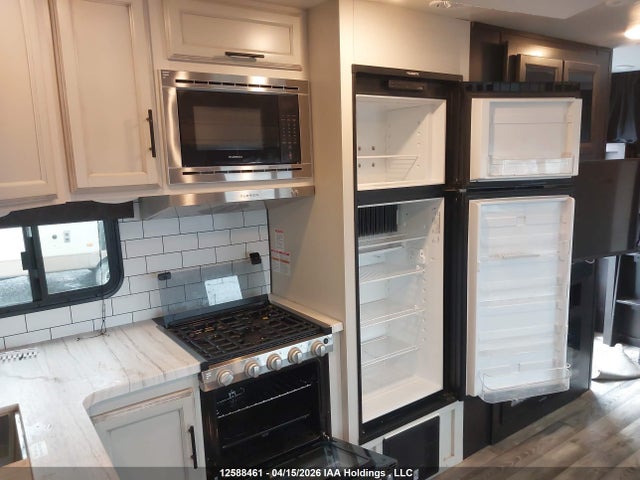 12588461 :رقم المزاد ، 1UJBJ0BS7N1C20650 vin ، 2022 Jayco Eagle مزاد بيع