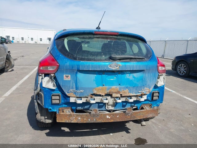 12588474 :رقم المزاد ، 1FADP3K28FL284245 vin ، 2015 Ford Focus Se مزاد بيع