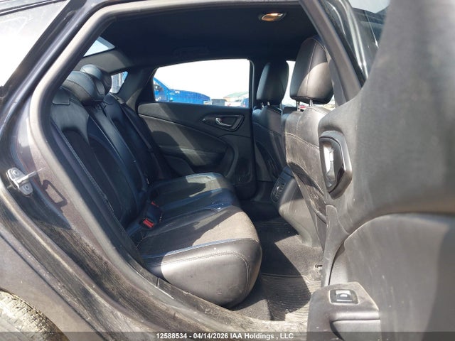 Продажа на аукционе авто 2015 Chrysler 200, vin: 1C3CCCBG0FN636692, номер лота: 12588534