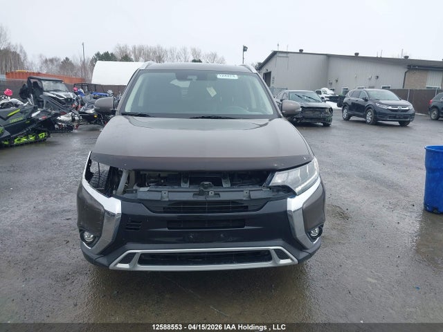 12588553 :رقم المزاد ، JA4AZ2A36LZ604256 vin ، 2020 Mitsubishi Outlander Es/ex/ex-l مزاد بيع