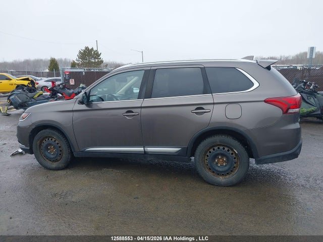 12588553 :رقم المزاد ، JA4AZ2A36LZ604256 vin ، 2020 Mitsubishi Outlander Es/ex/ex-l مزاد بيع