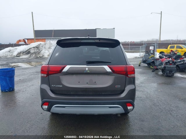 12588553 :رقم المزاد ، JA4AZ2A36LZ604256 vin ، 2020 Mitsubishi Outlander Es/ex/ex-l مزاد بيع