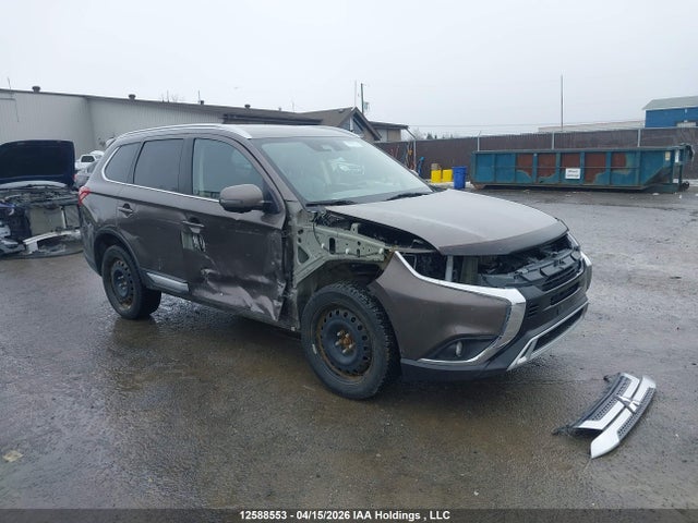 12588553 :رقم المزاد ، JA4AZ2A36LZ604256 vin ، 2020 Mitsubishi Outlander Es/ex/ex-l مزاد بيع