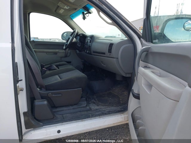 2011 Chevrolet Silverado K1500 მანქანა იყიდება აუქციონზე, vin: 1GCRKPE32BZ156617, აუქციონის ნომერი: 12588566