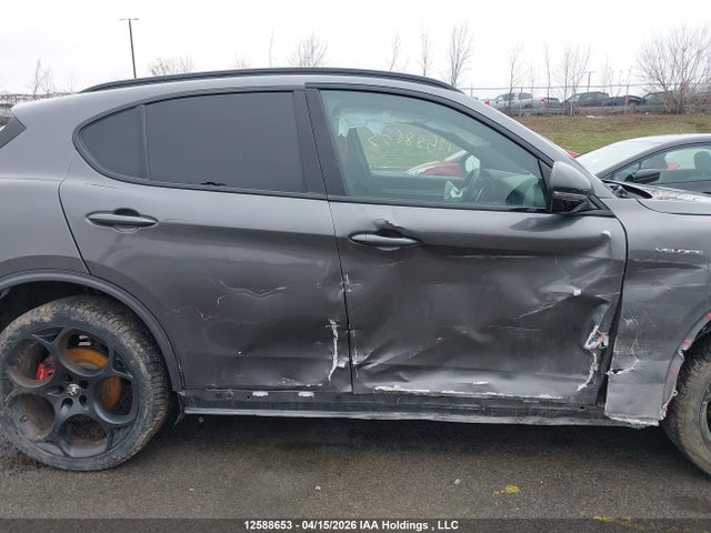 12588653 :رقم المزاد ، ZASPAKBN6P7D63587 vin ، 2023 Alfa Romeo Stelvio Ti Veloce Awd مزاد بيع