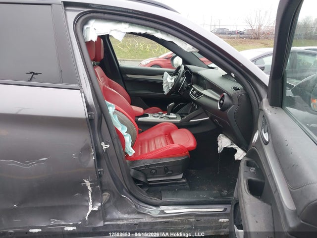 12588653 :رقم المزاد ، ZASPAKBN6P7D63587 vin ، 2023 Alfa Romeo Stelvio Ti Veloce Awd مزاد بيع