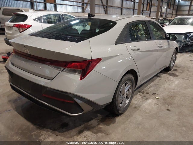 KMHLM4DGXSU069558 Hyundai Elantra