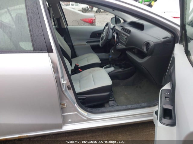 JTDKDTB30E1071271 Toyota PRIUS C