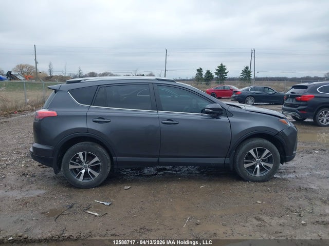 Продаж на аукціоні авто 2018 Toyota Rav4 Xle, vin: 2T3RFREV9JW812697, номер лоту: 12588717