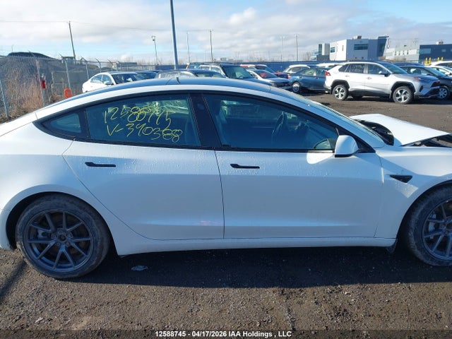 12588745 :رقم المزاد ، 5YJ3E1EA9NF340388 vin ، 2022 Tesla Model 3 Rwd/standard Range مزاد بيع