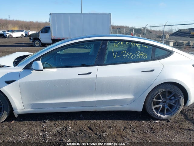 12588745 :رقم المزاد ، 5YJ3E1EA9NF340388 vin ، 2022 Tesla Model 3 Rwd/standard Range مزاد بيع