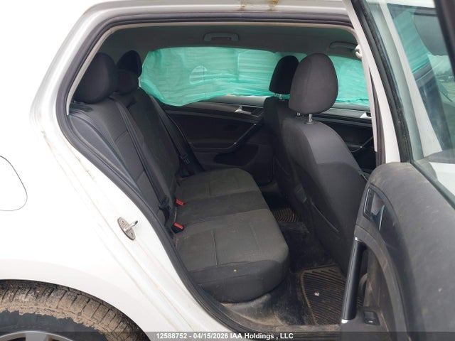 3VWB17AU5JM256582 Volkswagen Golf