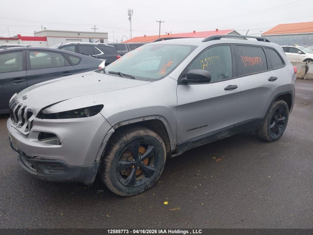 1C4PJMAS2GW377374 Jeep Cherokee Sport