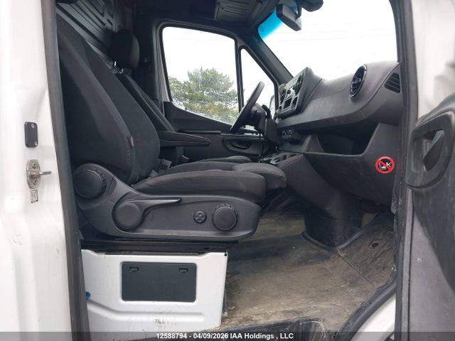 W1Y4DCHY5NP452831 Mercedes-Benz Sprinter 2500