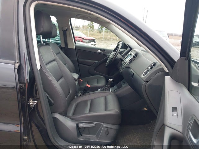 WVGNV7AX7HW509258 Volkswagen Tiguan Wolfsburg Edition
