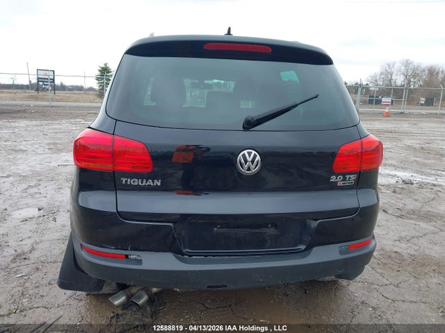 WVGNV7AX7HW509258 Volkswagen Tiguan Wolfsburg Edition