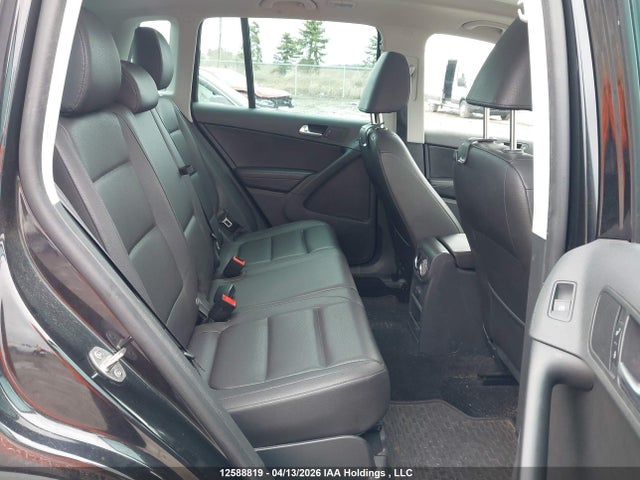WVGNV7AX7HW509258 Volkswagen Tiguan Wolfsburg Edition