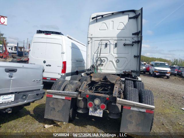 Freightliner New Cascadia 126 2021 1FUJHHDR7MLMA7424 Image 17