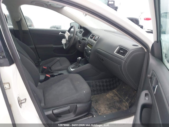 12579060 :رقم المزاد ، 3VW2K7AJ1BM347398 vin ، 2011 Volkswagen Jetta 2.0l Trendline/2.0l Trendline+ مزاد بيع
