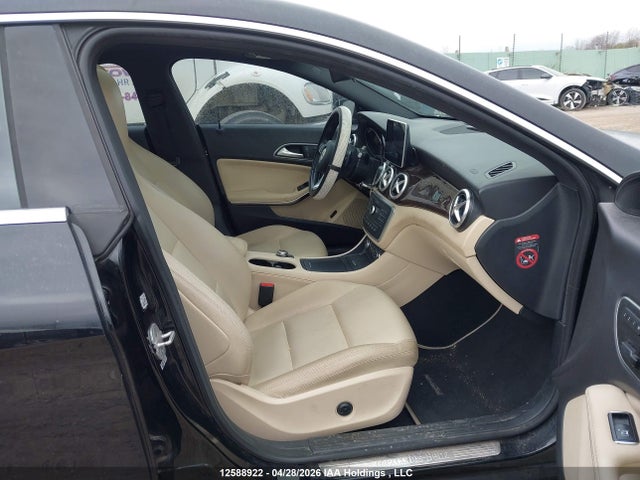 WDDSJ4GB4FN239721 Mercedes-Benz CLA 250 4MATIC