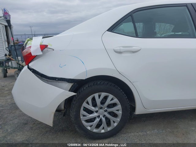 2T1BURHE6JC063385 Toyota COROLLA LE