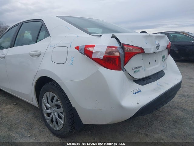 2T1BURHE6JC063385 Toyota COROLLA LE