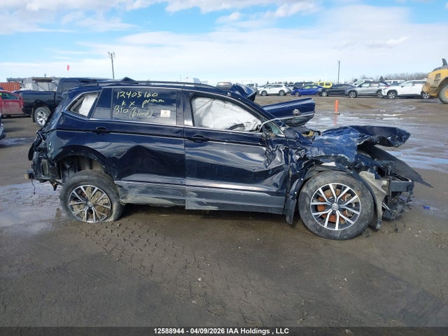 2018 Volkswagen Tiguan Comfortline მანქანა იყიდება აუქციონზე, vin: 3VV2B7AX8JM197605, აუქციონის ნომერი: 12588944
