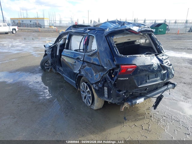 2018 Volkswagen Tiguan Comfortline მანქანა იყიდება აუქციონზე, vin: 3VV2B7AX8JM197605, აუქციონის ნომერი: 12588944