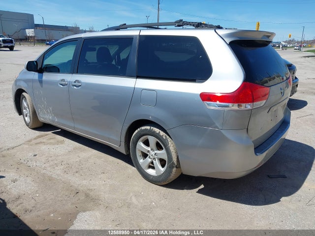 2012 Toyota Sienna Le V6 მანქანა იყიდება აუქციონზე, vin: 5TDKK3DC6CS236727, აუქციონის ნომერი: 12588950