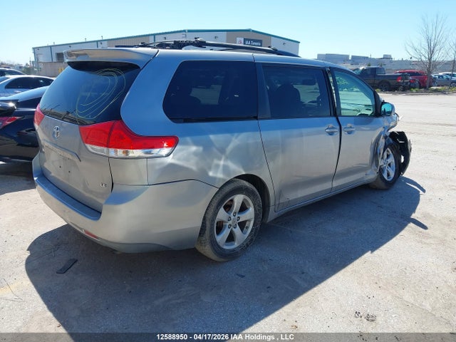 2012 Toyota Sienna Le V6 მანქანა იყიდება აუქციონზე, vin: 5TDKK3DC6CS236727, აუქციონის ნომერი: 12588950