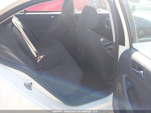 12588965 :رقم المزاد ، 3VWDK7AJ8BM083427 vin ، 2011 Volkswagen Jetta مزاد بيع
