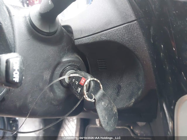 2T1BURHE5JC111507 Toyota COROLLA LE