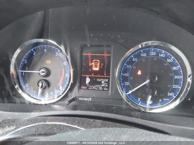 2T1BURHE5JC111507 Toyota COROLLA LE