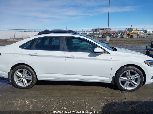 3VWGB7BU8LM013742 Volkswagen Jetta Sel Premium